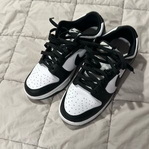 Nike dunk sb - men’s size 9.5.- worn 1 time to dinner
